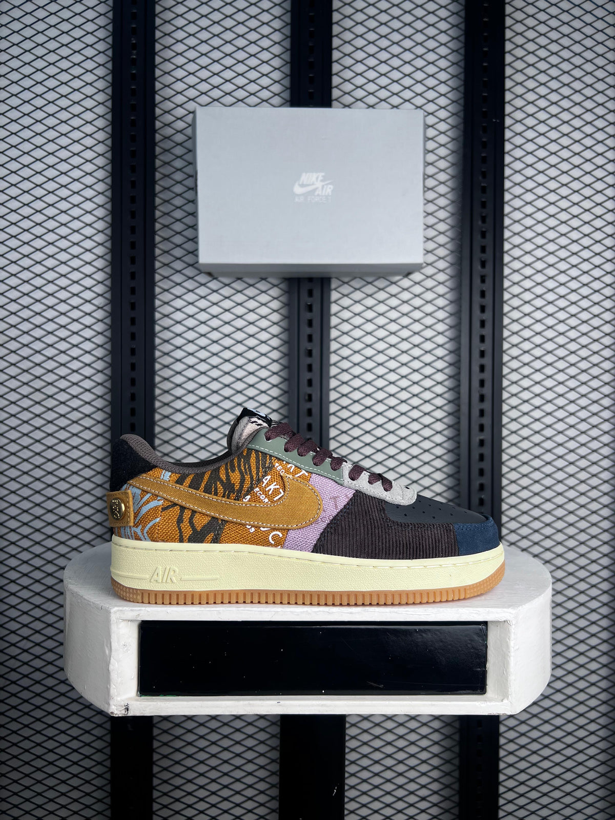 NIKE AIR FORCE 1 LOW TRAVIS SCOTT "CACTUS JACK"