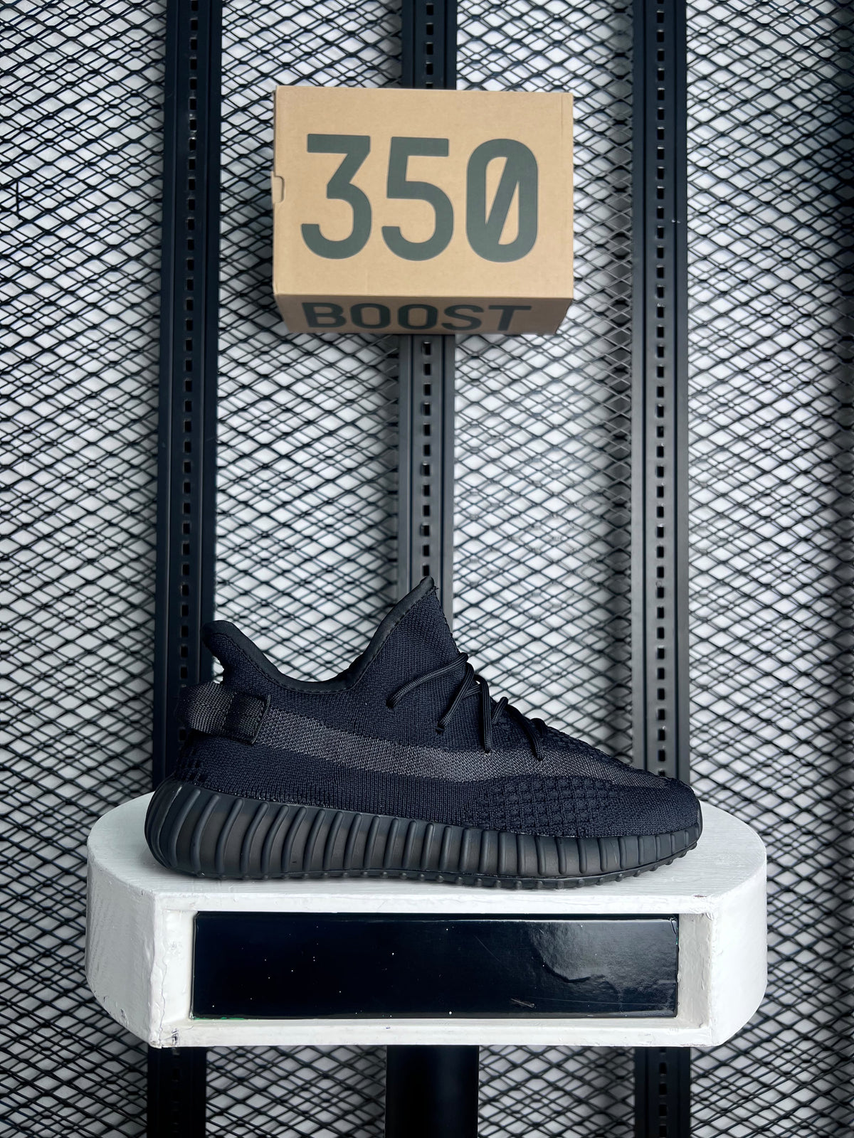 ADIDAS YEEZY BOOST 350 V2 “ONYX”
