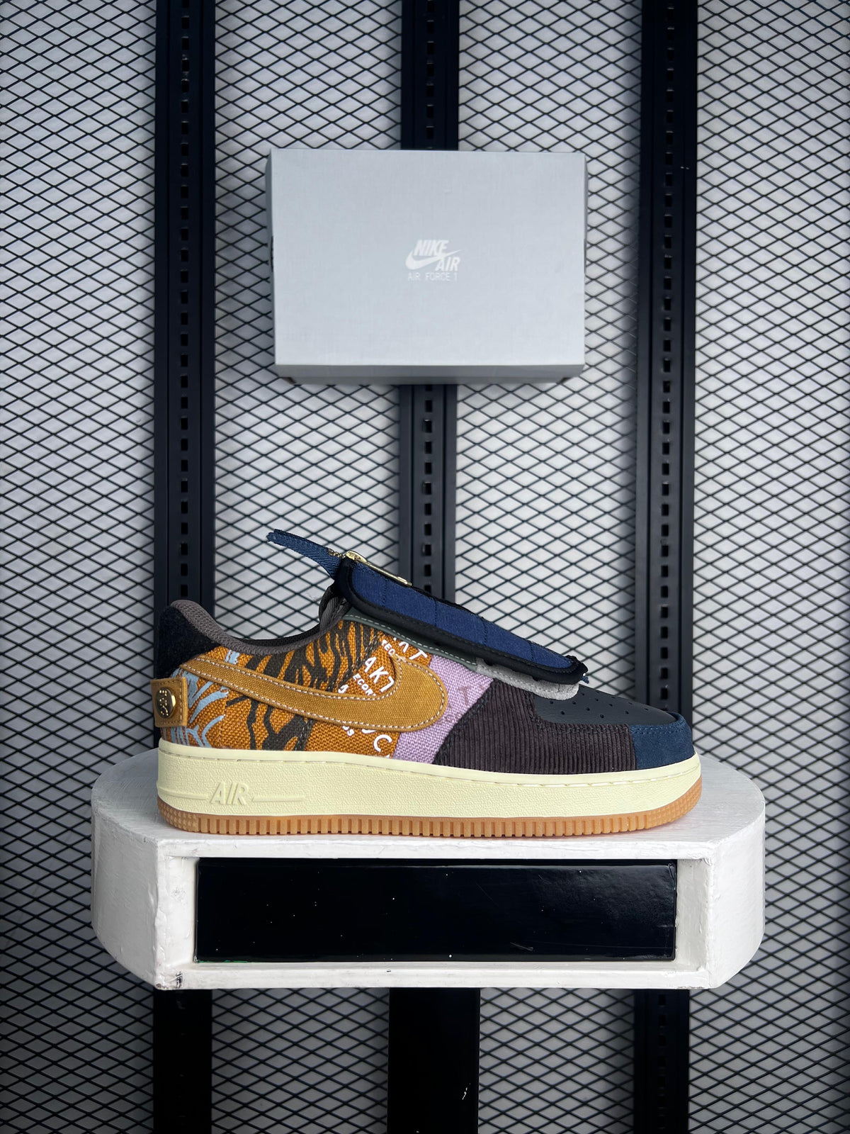NIKE AIR FORCE 1 LOW TRAVIS SCOTT "CACTUS JACK"