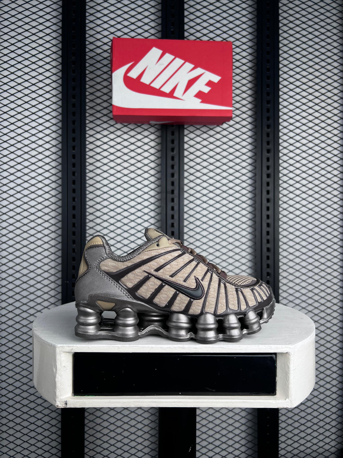 NIKE SHOX TL KHAKI