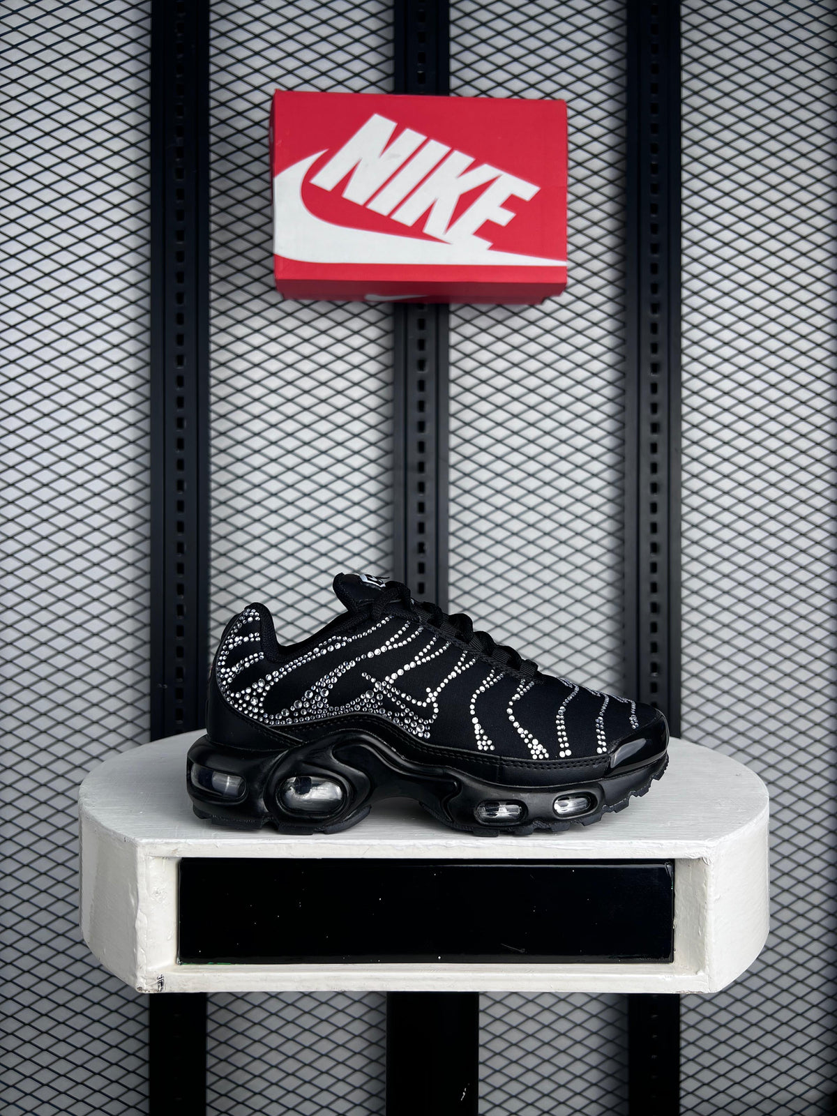 NIKE AIR MAX PLUS X SWAROVSKI "MOONLIGHT"