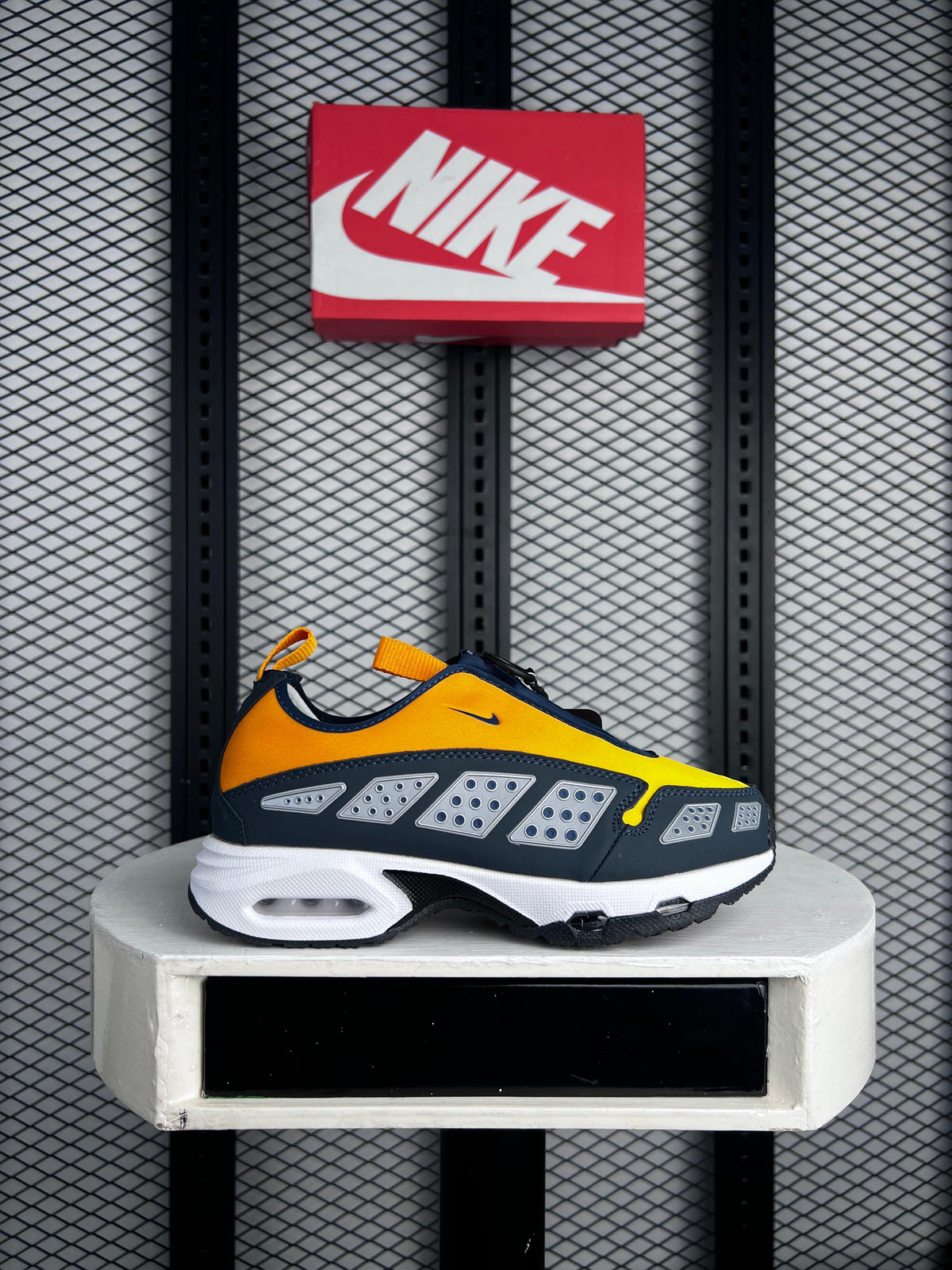 NIKE AIR MAX SNDR CANYON GOLD AND DEEP OCEAN